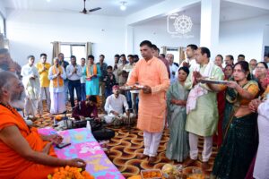 मनुष्य के अच्छे और बुरे विचार ही देवता और दानव के द्वारा किया जाने वाला मंथन है - नारायणानंद तीर्थ  - Seoni News