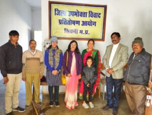 जिला उपभोक्ता आयोग सिवनी द्वारा नेशनल लोक आदलत में 06 मामलों का निराकरण - Seoni News