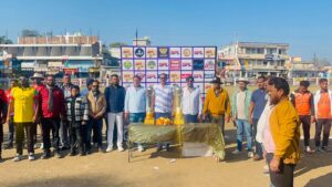 एसपीएल टूर्नामेंट में पहुँचे सिवनी विधायक, फाइनल ट्राफी का विमोचन - Seoni News