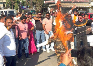 युवा मोर्चा ने कांग्रेस के राष्ट्रीय अध्यक्ष मल्लिकार्जुन खरगे का पुतला फूंका - Seoni News