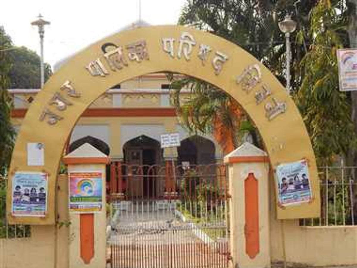 सिवनी यशो:- मुख्य नगर पालिका अधिकारी नगर पालिका परिषद सिवनी ने वित्तीय वर्ष 2024-2025 की समाप्ति के पूर्व नगर पालिका परिषद, सिवनी के समस्त करदाताओं से सनहाल एवं बकाया सम्पत्ति कर एवं जलकर की राशि निकाय कोष में निकाय के मानस भवन में 26 जनवरी 2025 तक समस्त बकाया करों की राशि जमा करने की अपील की है।