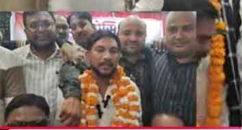 छिंदवाड़ा यशो:- निगम ठेकेदार एसोसिएशन के चुनाव में शैलेन्द्र यादव अध्यक्ष चुने गये। अध्यक्ष चुने जाने पर उन्होने कहा कि ठेकेदार साथियों के हितों की रक्षा करेंगे। एवं समय पर उन्हें भुगतान हो सके जिससे ठेकेदारों को परेशानी न हो।