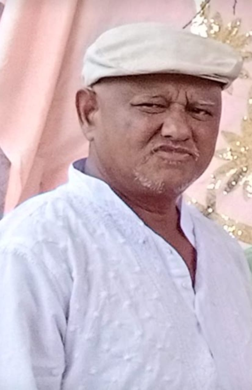 सिवनी यशो:- नगर के प्रतिष्ठित अनाज व्यवसाई स्व राधेश्याम अग्रवाल के पुत्र एडवोकेट दीपक अग्रवाल का रविवार की रात आकस्मिक निधन हो गया। वे गोविंद और प्रकाश अग्रवाल के अग्रज थे।
