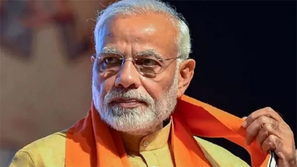 भोपाल यशो:- प्रधानमंत्री श्री नरेन्द्र मोदी ने भोपाल में आयोजित ग्लोबल इन्वेस्टर्स समिट के निर्धारित कार्यक्रम में विद्यार्थियों के हित में परिवर्तन करते हुए एक बार फिर विद्यार्थियों के प्रति संवेदनशीलता दिखाई है। निर्धारित कार्यक्रम के अनुसार प्रधानमंत्री श्री मोदी प्रात: 9.45 बजे जीआईएस कार्यक्रम स्थल के लिये रवाना होने वाले थे। सोमवार को विद्यार्थियों की वार्षिक परीक्षा होने से प्रधानमंत्री श्री मोदी ने अपने कार्यक्रम को 15 मिनिट आगे बढ़ाते हुए 10 बजे का कार्यक्रम निर्धारित किया।