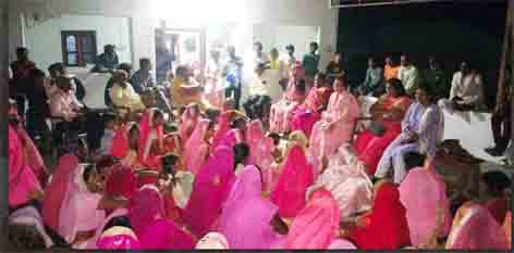 छिंदवाड़ा यशो:- विगत् लंबे समय से ग्र्राम माचागोरा के आसपास के सभी ग्रामीण क्षेत्रों में एवं डेम के आसपास देशी-विदेशी मदिरा की जगह-जगह कुचिया खुलने से यहॉ आपराधिक घटनायें एवं माचागोरा डेम जो कि वर्तमान में जिले का एक पर्यटक स्थल है जहॉ प्रतिदिन हजारों पर्यटक भ्रमण करने आते हैं, जिनके साथ शराबियों द्वारा अनावश्यक ही वाद-विवाद किया जाता है एवं महिलाओं के साथ छेड़छाड़ की घटनायें सामने आ रही है,