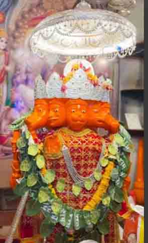 छिंदवाड़ा यशो:- पंचमुखी मंदिर सेवा समिति की बैठक आज दिनांक 23 मार्च दिन रविवार को आगामी 12 अप्रैल दिन शनिवार को हनुमान जन्मोत्सव को लेकर पंचमुखी मंदिर में एक विशेष बैठक का आयोजन किया गया है । उक्ताशय की जानकारी समिति के वीरेन्द्र विश्वकर्मा ने बताया कि इसमें हनुमान जन्मोत्सव भव्य बनाने एवं मंदिर निर्माण को लेकर चर्चा की जायेगी ।