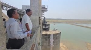 भीषण जल संकट की आहट, विधायक दिनेश राय ने किया डेम का निरीक्षण - Seoni News