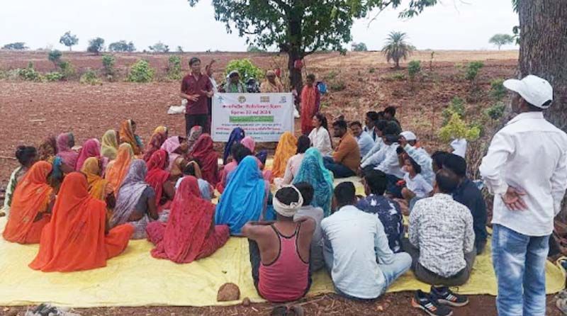 छिन्दवाड़ा यशो:- जैवविविधता दिवस जिसे अंतरराष्ट्रीय जैव विविधता के रूप मे भी जाना जाता है,हर वर्ष 22 मई को मनाया जाता है। जैव विविधता के महत्व के बारे जागरूकता बढ़ाने के लिए जन जागरूकता कार्यक्रम कुकड़ा ग्राम उत्थान समिति के द्वारा मध्यप्रदेश राज्य.जैवविविधता बोर्ड वन विभाग भोपाल के सहयोग से बिछूआ विकास खंड के ग्राम डोला पांजरा मे प्राकृति के साथ सामांजस्य ओर सतत् विकास थीम पर ग्रामीणों से किया संवाद, ओर निकाली जागरूकता रेली।