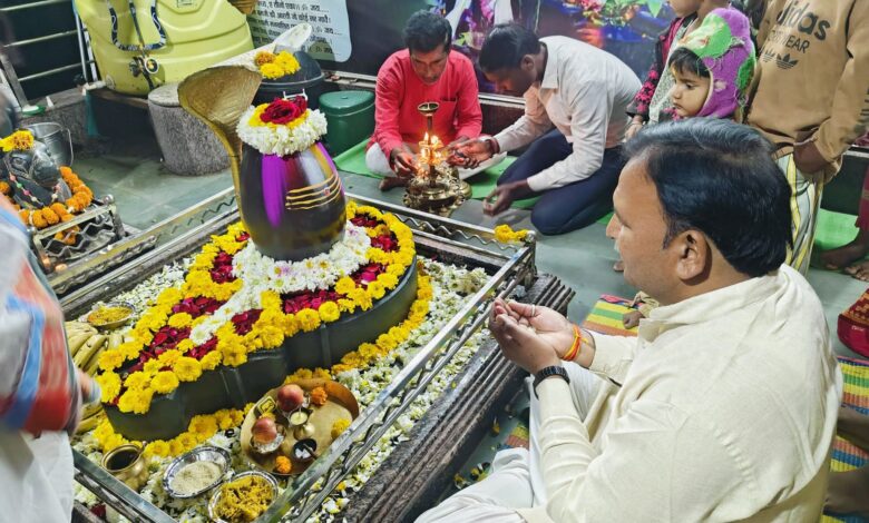 सावन के पवित्र माह पर श्री नर्मदेश्वर मंदिर में इन दिनों भक्ति और श्रद्धा का अद्भुत संगम