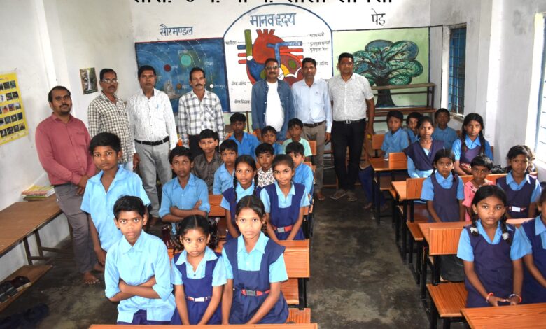 श्रीवनी डेवलपर्स द्वारा सिवनी जिले के 10 शासकीय स्कूलों में 100 डेस्क-बेंच उपलब्ध कराए गए।