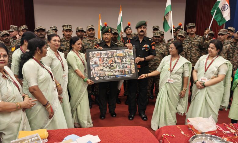 कामठी कैंट एरिया में मातृ शक्ति संगठन की बहनों द्वारा सैनिकों की कलाई पर राखी बाँधने का भावपूर्ण दृश्य"