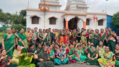 हरियाली महोत्सव में राधाकृष्ण नृत्य करती महिलाएँ