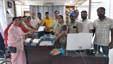 छपारा नगर परिषद में प्रभारी सीएमओ गीता बाल्मीकी और पार्षदों के बीच विवाद