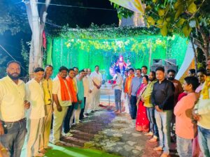 विधायक दिनेश राय मुनमुन ने नवरात्रि पर नगर भ्रमण कर मां दुर्गा के दिव्य स्वरूपों के दर्शन किए