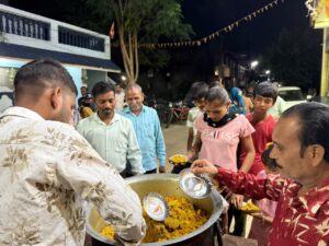 मातृशक्ति और युवा वर्ग भक्ति के साथ सामाजिक संदेश देते हुए