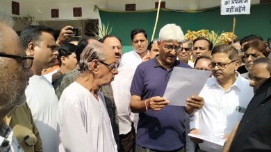 सिवनी में सिंधी समाज और अग्रवाल समाज द्वारा ज्ञापन सौंपते हुए आक्रोश व्यक्त करते सदस्य