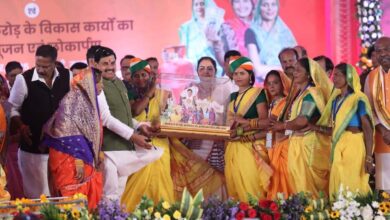 सिवनी। मुख्यमंत्री डॉ. मोहन यादव ने बुधवार को सिवनी के पॉलीटेक्निक मैदान में आयोजित राज्य स्तरीय कार्यक्रम में प्रदेश की एक करोड़ 26 लाख लाड़ली बहनों को बड़ी सौगात दी।