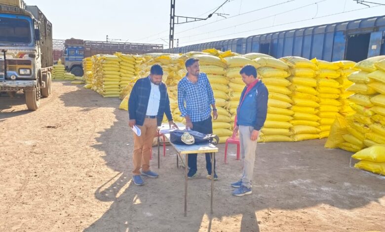 सिवनी जिले के रैक पॉइंट पर पहुंची 1145 मीट्रिक टन यूरिया उर्वरक की रैक