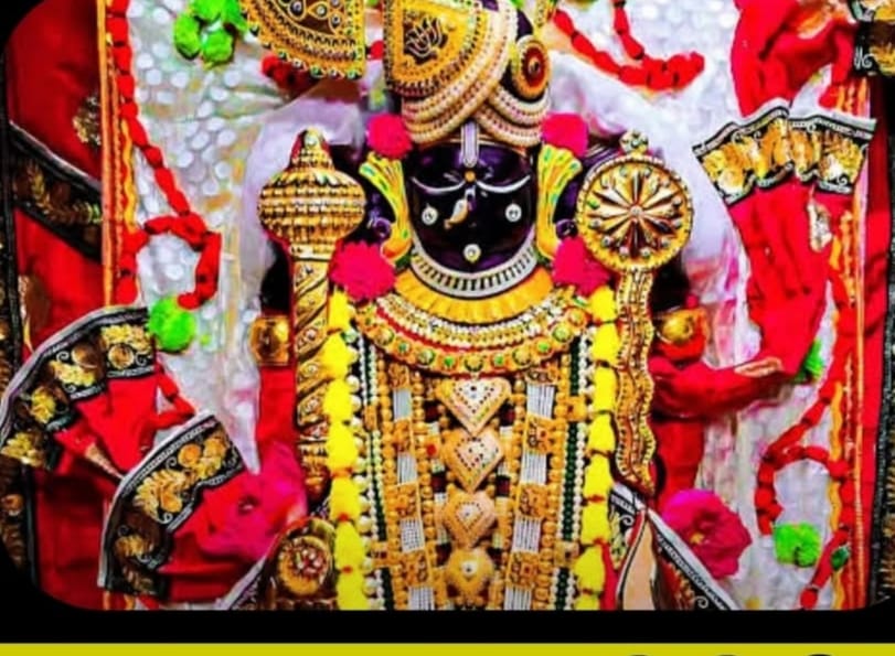 सिवनी में द्वारकाधीश मंदिर प्राण प्रतिष्ठा के विराट आयोजन को लेकर बैठक करते विधायक दिनेश राय मुनमुन