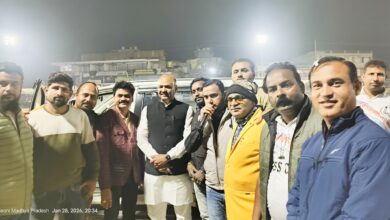 पार्षद गोल्ड कप नाइट क्रिकेट टूर्नामेंट में मुख्य अतिथि सनवर पटेल