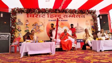 सिवनी में विराट हिंदू सम्मेलन को संबोधित करते अश्विनी उपाध्याय और स्वामी प्रज्ञानानंद जी