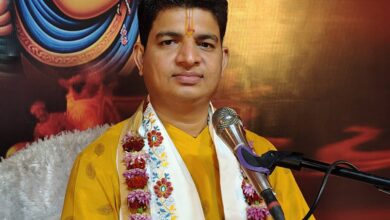 सिवनी भैरोगंज में श्रीकृष्ण जन्म कथा के दौरान भक्तों की भीड़