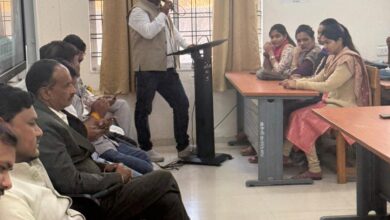 केंद्रीय बजट 2026 पर लखनादौन कॉलेज में युवा संवाद करते शुभम राजपूत