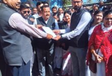 मंडला में एडवोकेट प्रोटेक्शन एक्ट की मांग को लेकर विरोध प्रदर्शन करते अधिवक्ता