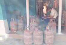 Illegal storage of domestic gas cylinders seized in Parasia Chhindwara