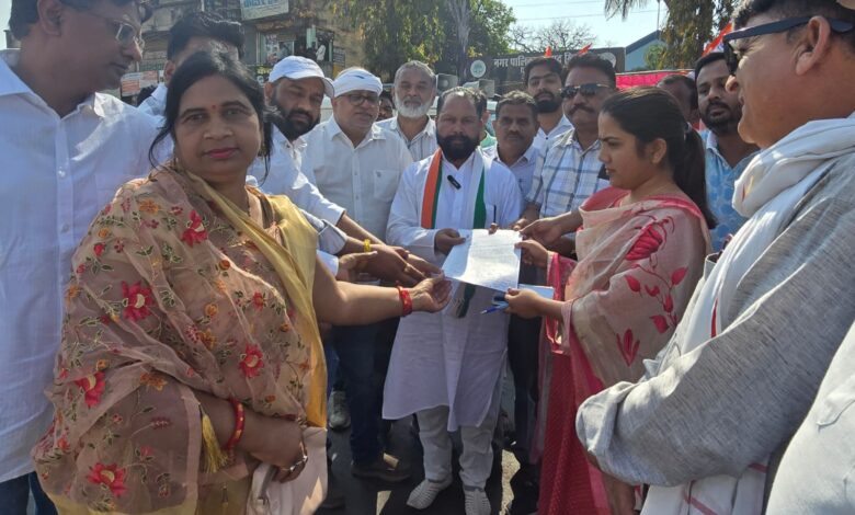 Lakhnadon Nagar Parishad 83 Lakh Financial Irregularity Seoni Congress Protest