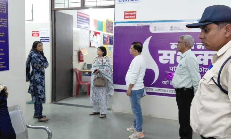 बरघाट में कलेक्टर द्वारा अस्पताल निरीक्षण