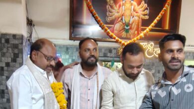 संतोष अग्रवाल सिवनी- के भाजपा जिला महामंत्री बनने में सिवनी कबड्डी अकादमी के खिलाडिय़ों द्वारा स्वागत करते हुए