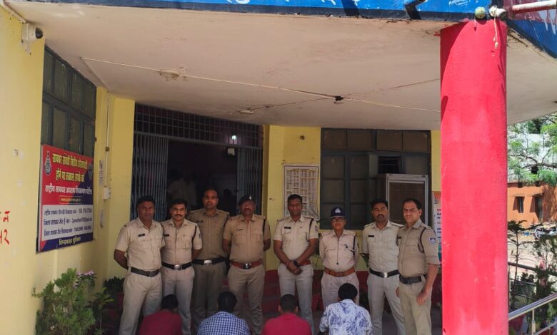 समेत 4 आरोपी गिरफ्तार
