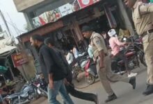 बरघाट रेत माफिया हमला - सिविल अस्पताल बरघाट ले जाते हुए आरोपी, पुलिस सुरक्षा में पैदल मार्च