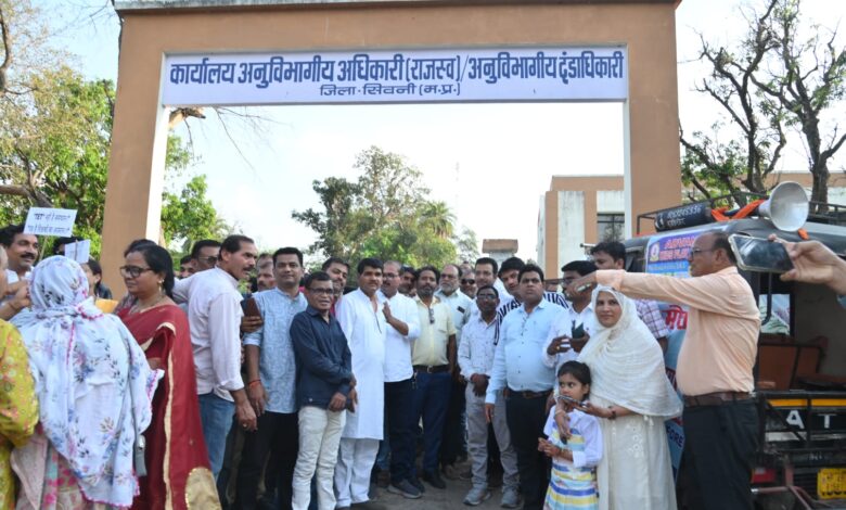 TET परीक्षा विरोध सिवनी - शिक्षक संगठनों द्वारा ज्ञापन सौंपते हुए