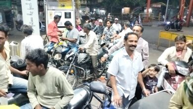 सिवनी बरघाट पेट्रोल पंप भीड़ डीजल लाइन अफवाह ईंधन संकट
