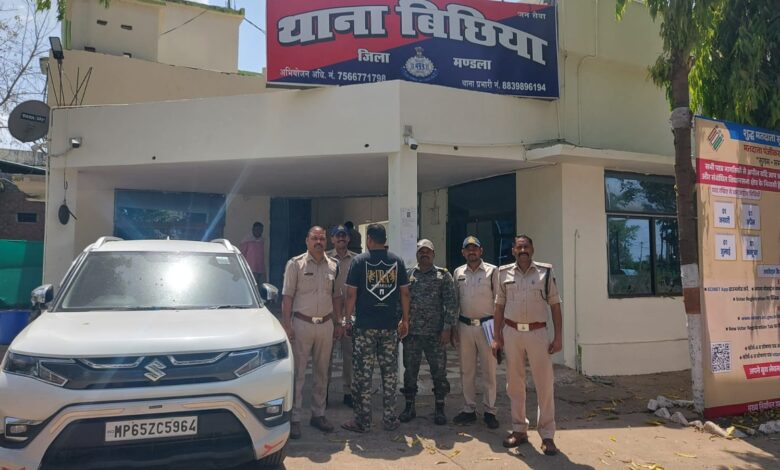 बिछिया पुलिस द्वारा गांजा तस्कर लखन राठौर की गिरफ्तारी और जब्त की गई ब्रेजा कार