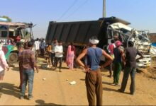 рдордВрдбрд▓рд╛ рд╕рдбрд╝рдХ рд╣рд╛рджрд╕рд╛ тАУ рдбрдВрдкрд░ рдФрд░ рдмрд╕ рдХреА рдЯрдХреНрдХрд░, 1 рдХреА рдореМрдд, 15 рдШрд╛рдпрд▓