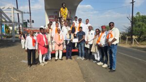 सरदार पटेल एकता यात्रा सिवनी का भव्य स्वागत करते हुए लोग