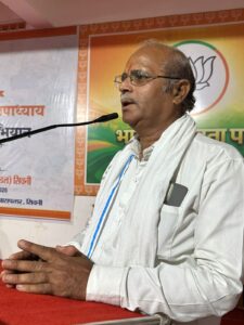 भाजपा प्रशिक्षण महाभियान सिवनी में सोशल मीडिया और एआई विषय पर कार्यकर्ताओं को प्रशिक्षण देते वक्ता