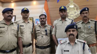 рдСрдирд▓рд╛рдЗрди IPL рд╕рдЯреНрдЯрд╛ рд╕рд┐рд╡рдиреА - IPL рд╕рдЯреНрдЯрд╛ рдЦреЗрд▓рддреЗ рдпреБрд╡рдХ рдЧрд┐рд░рдлреНрддрд╛рд░