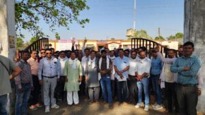 TET परीक्षा विरोध सिवनी छपारा में TET परीक्षा के विरोध में प्रदर्शन करते शिक्षक
