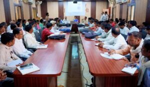 कलेक्टर नेहा मीना सख्त कार्रवाई - घंसौर में समीक्षा बैठक लेते हुए