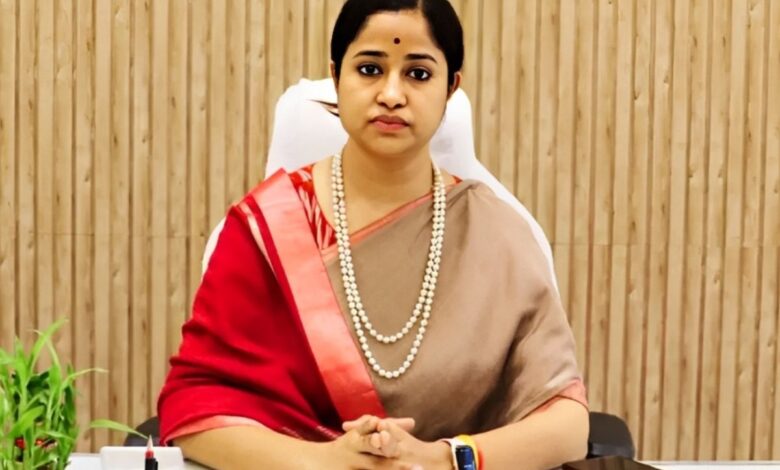 IAS नेहा मीना सिवनी कलेक्टर के रूप में, झाबुआ मॉडल के साथ कुपोषण और आदिवासी विकास पर उम्मीद