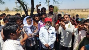 अंजनिया पेयजल संकट को लेकर ग्रामीणों का प्रदर्शन (फाइल फोटो)”