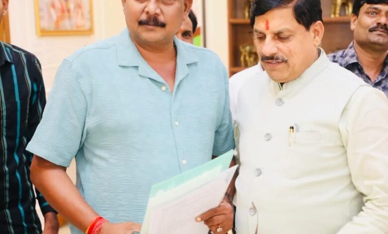 सिवनी पॉलिटेक्निक कॉलेज में करोड़ों के विकास कार्यों की स्वीकृति पर विधायक दिनेश राय मुनमुन ने मुख्यमंत्री व मंत्री का आभार व्यक्त किया।