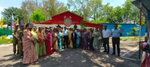 मंडला CRPF जवानों से मिलती मातृशक्तियां