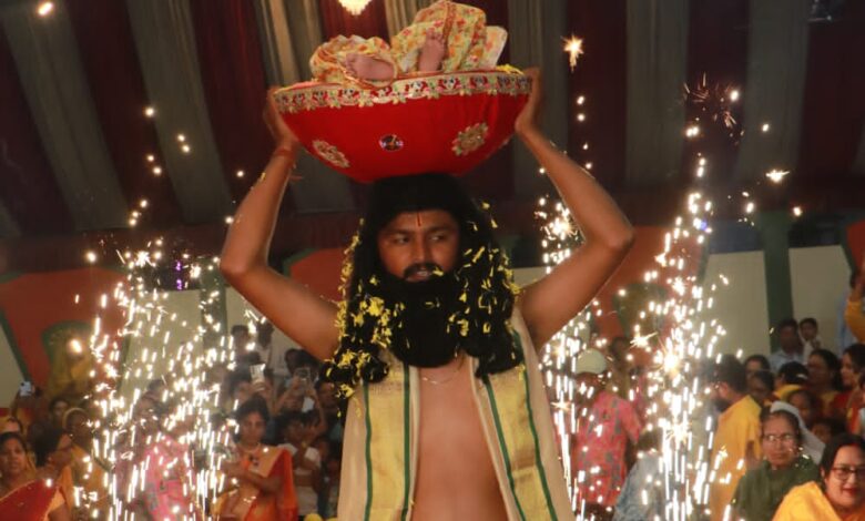 श्रीकृष्ण जन्मोत्सव सिवनी के दौरान झांकी और सुंदरकांड पाठ