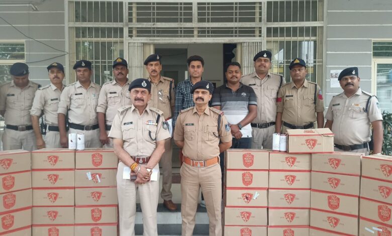 सिवनी में अवैध शराब तस्करी के दौरान जब्त 121 पेटी बीयर और पिकअप वाहन