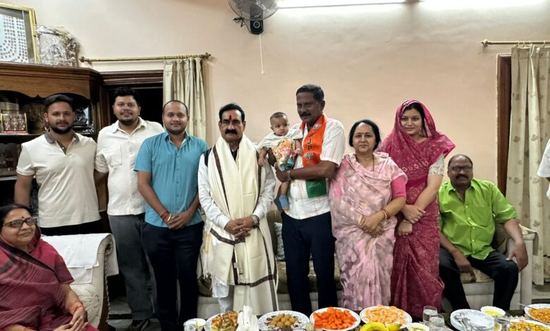 नरोत्तम मिश्रा सिवनी आगमन - सिवनी विधायक दिनेश राय मुनमुन के निवास पर स्वागत
